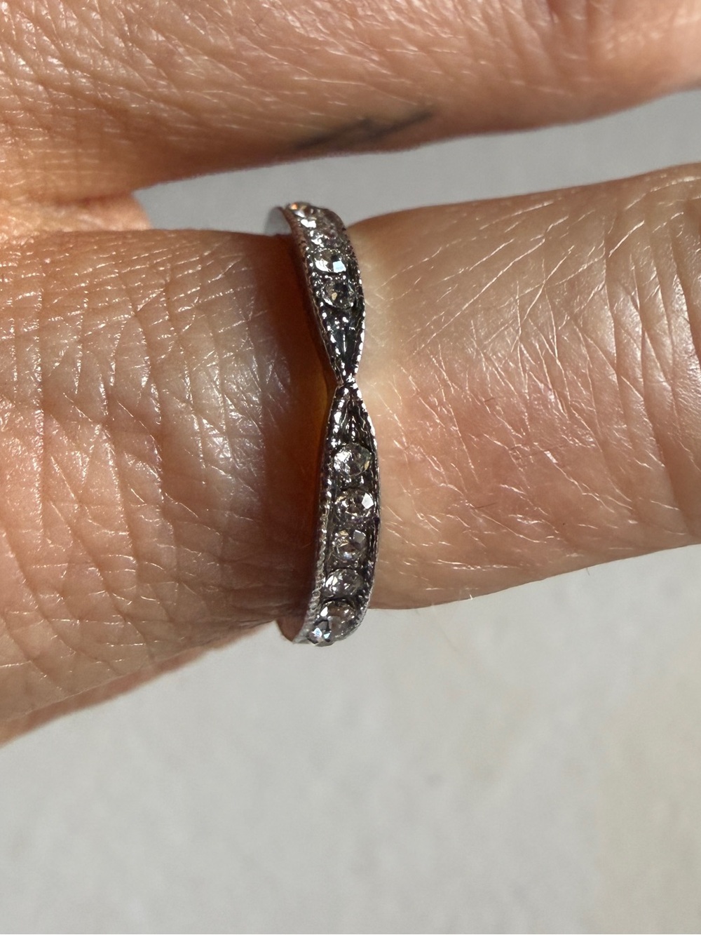 Silver Crystal Inlay dainty Twist Band Ring - Silver size 7